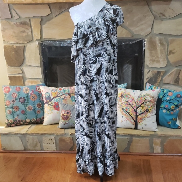 Signature Collections Dresses & Skirts - 3/🚨$15 🆕️ Flattering fit, luxurious material